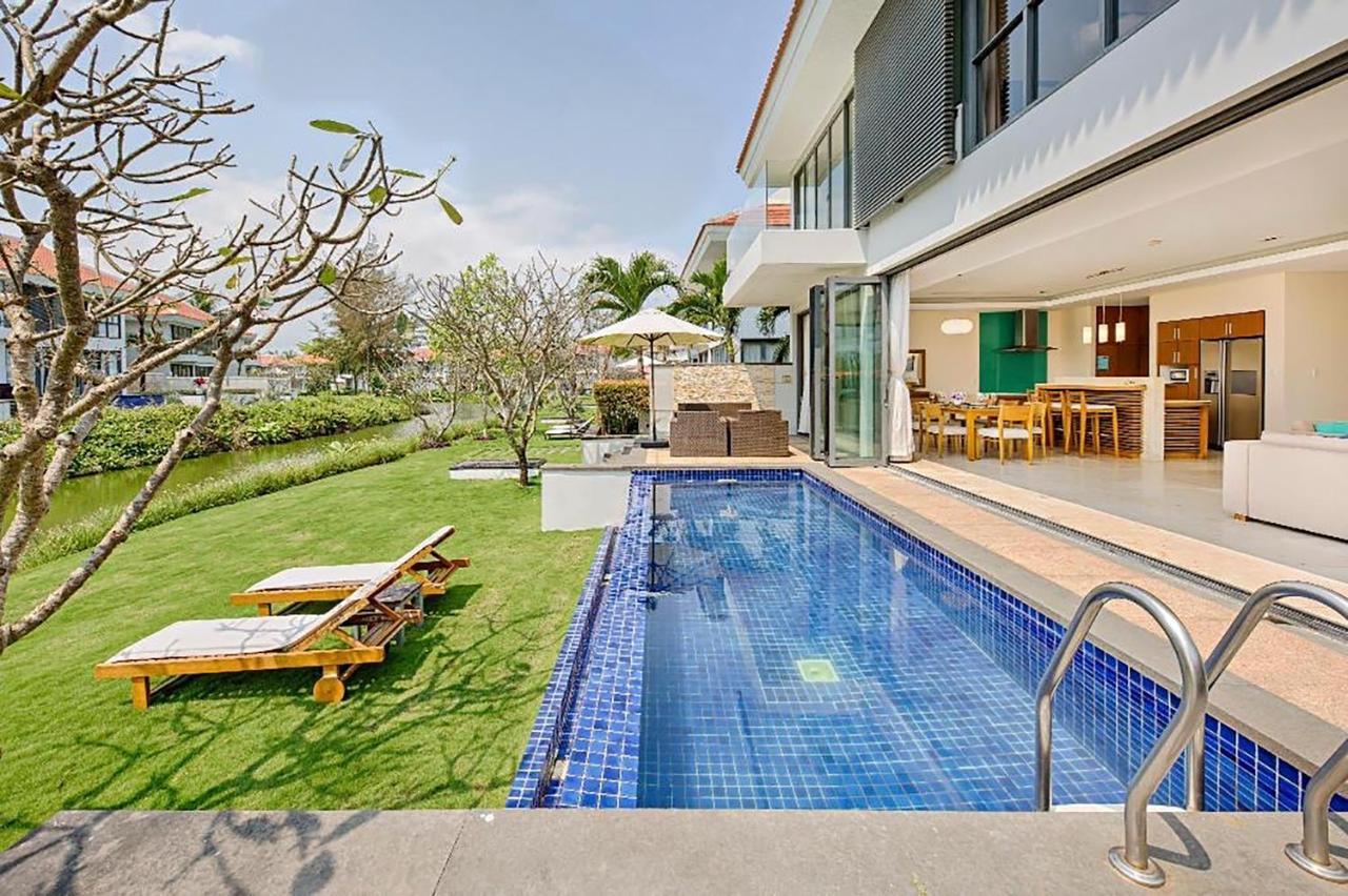 Luxury Pool Villa Close To The Private Beach ダナン市 エクステリア 写真