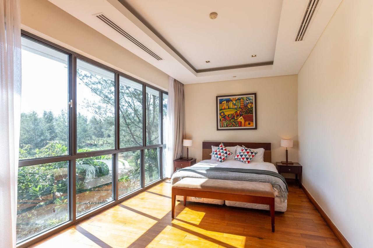 Luxury Pool Villa Close To The Private Beach ダナン市 エクステリア 写真
