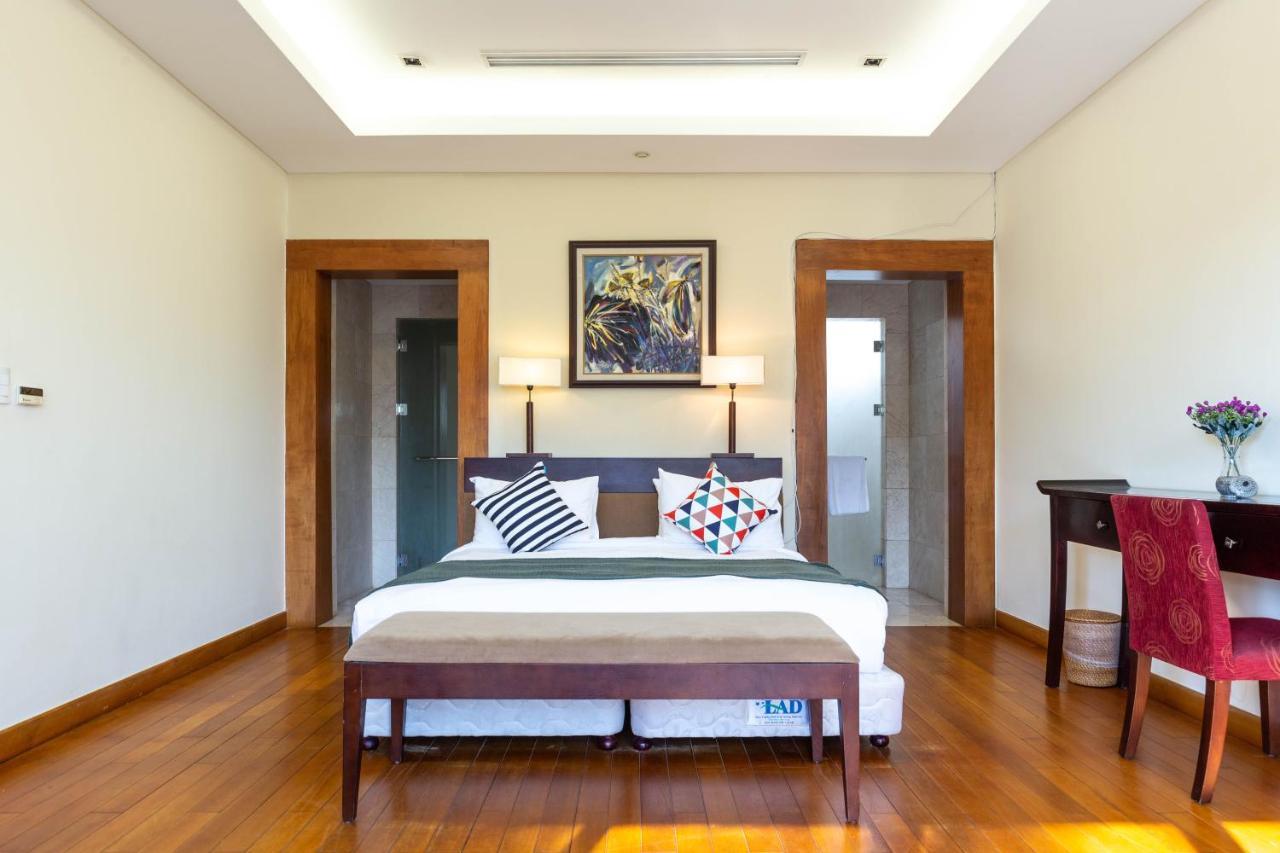 Luxury Pool Villa Close To The Private Beach ダナン市 エクステリア 写真
