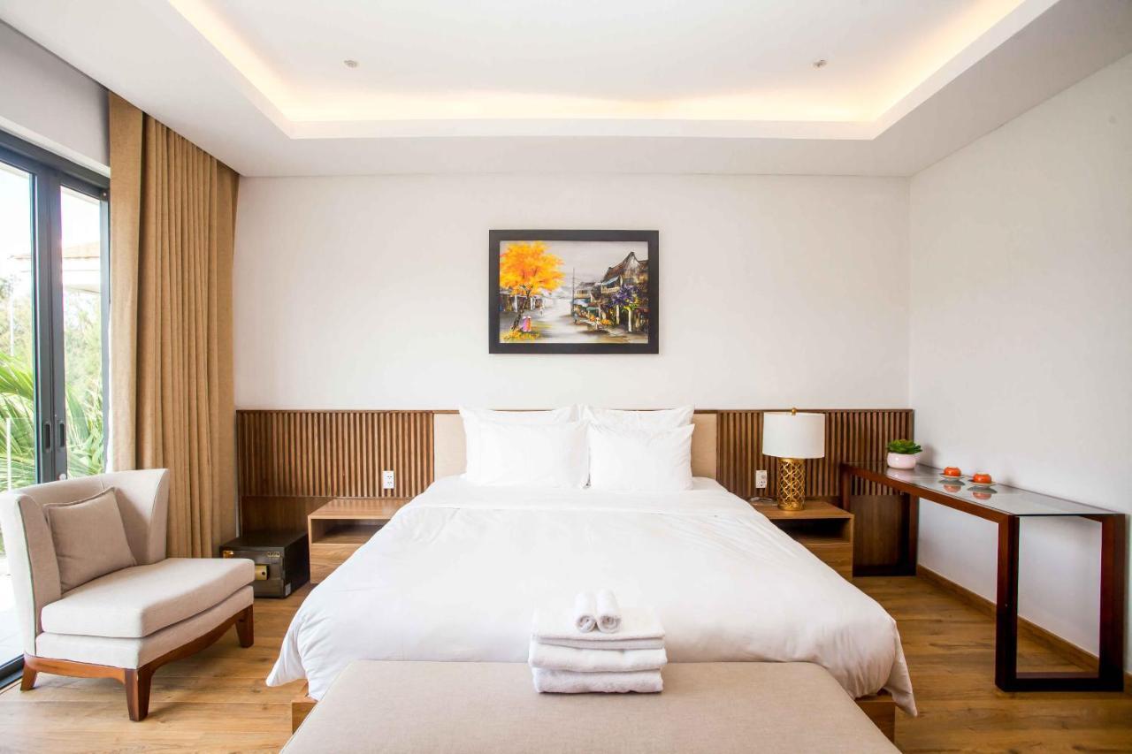 Luxury Pool Villa Close To The Private Beach ダナン市 エクステリア 写真