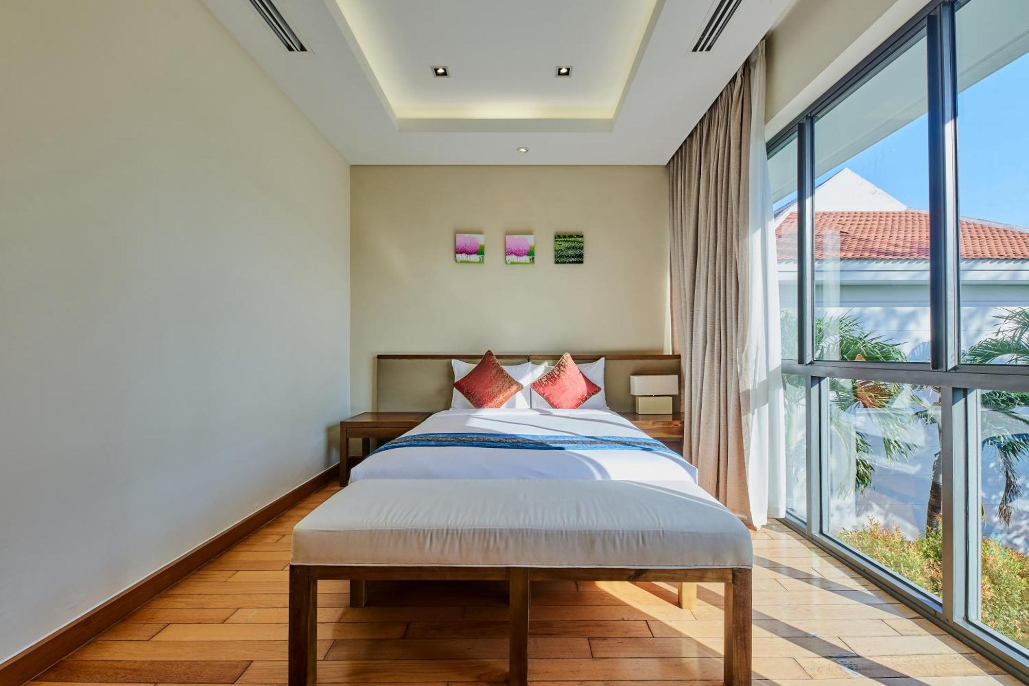 Luxury Pool Villa Close To The Private Beach ダナン市 エクステリア 写真