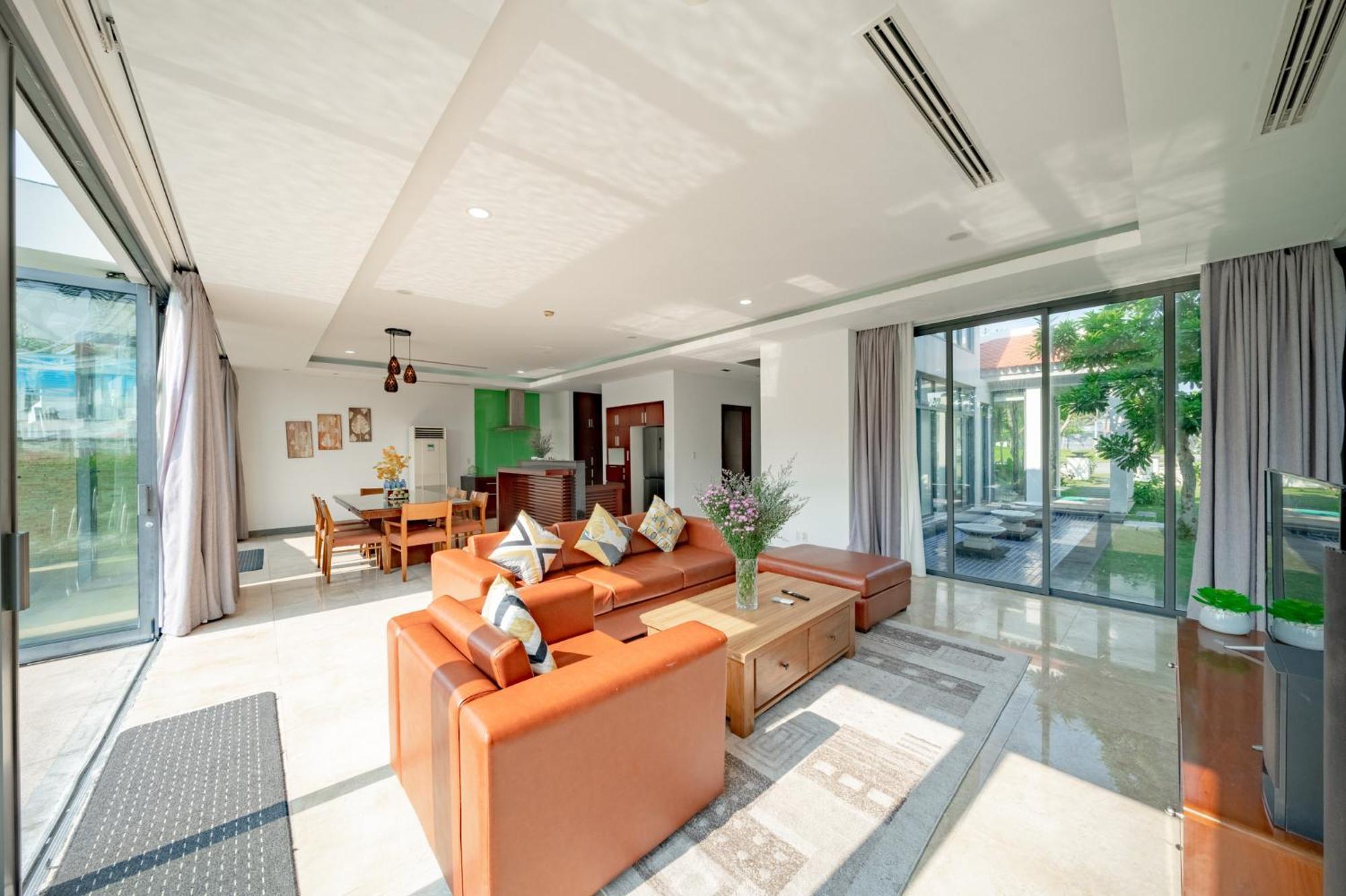 Luxury Pool Villa Close To The Private Beach ダナン市 エクステリア 写真