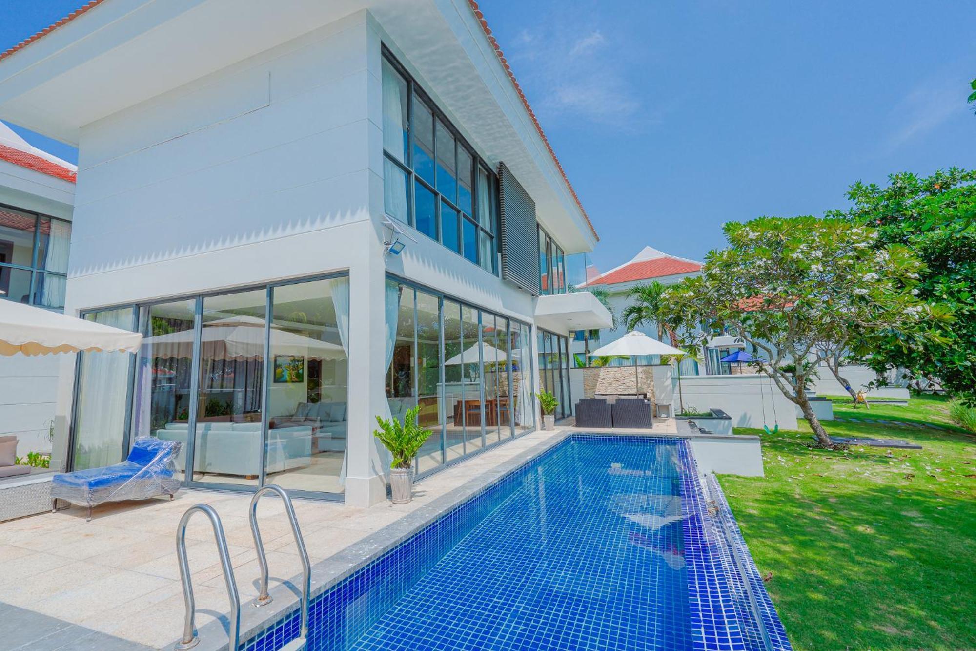 Luxury Pool Villa Close To The Private Beach ダナン市 エクステリア 写真