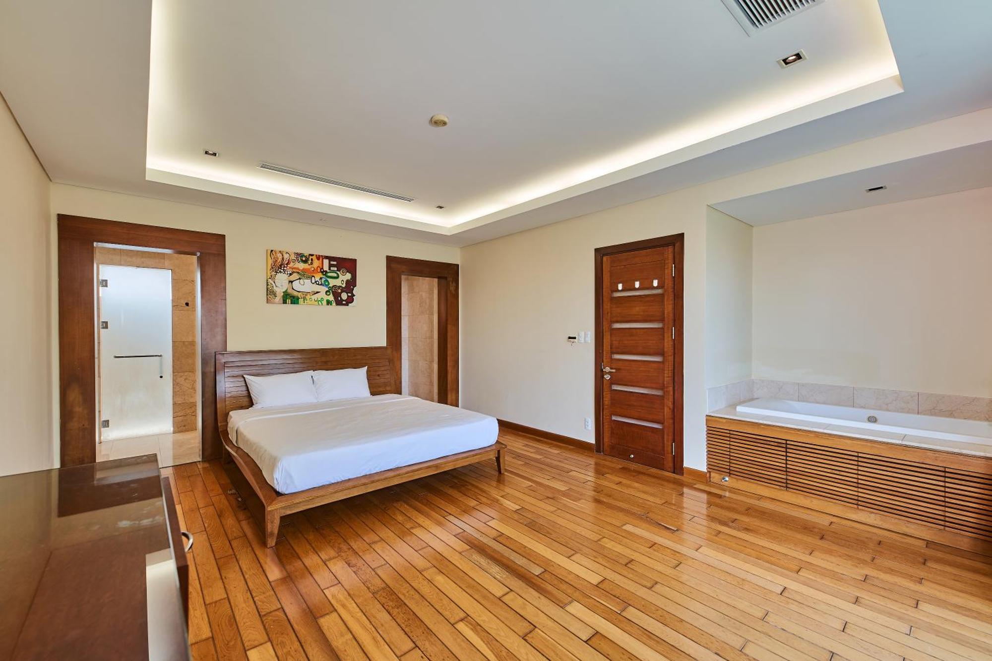 Luxury Pool Villa Close To The Private Beach ダナン市 エクステリア 写真