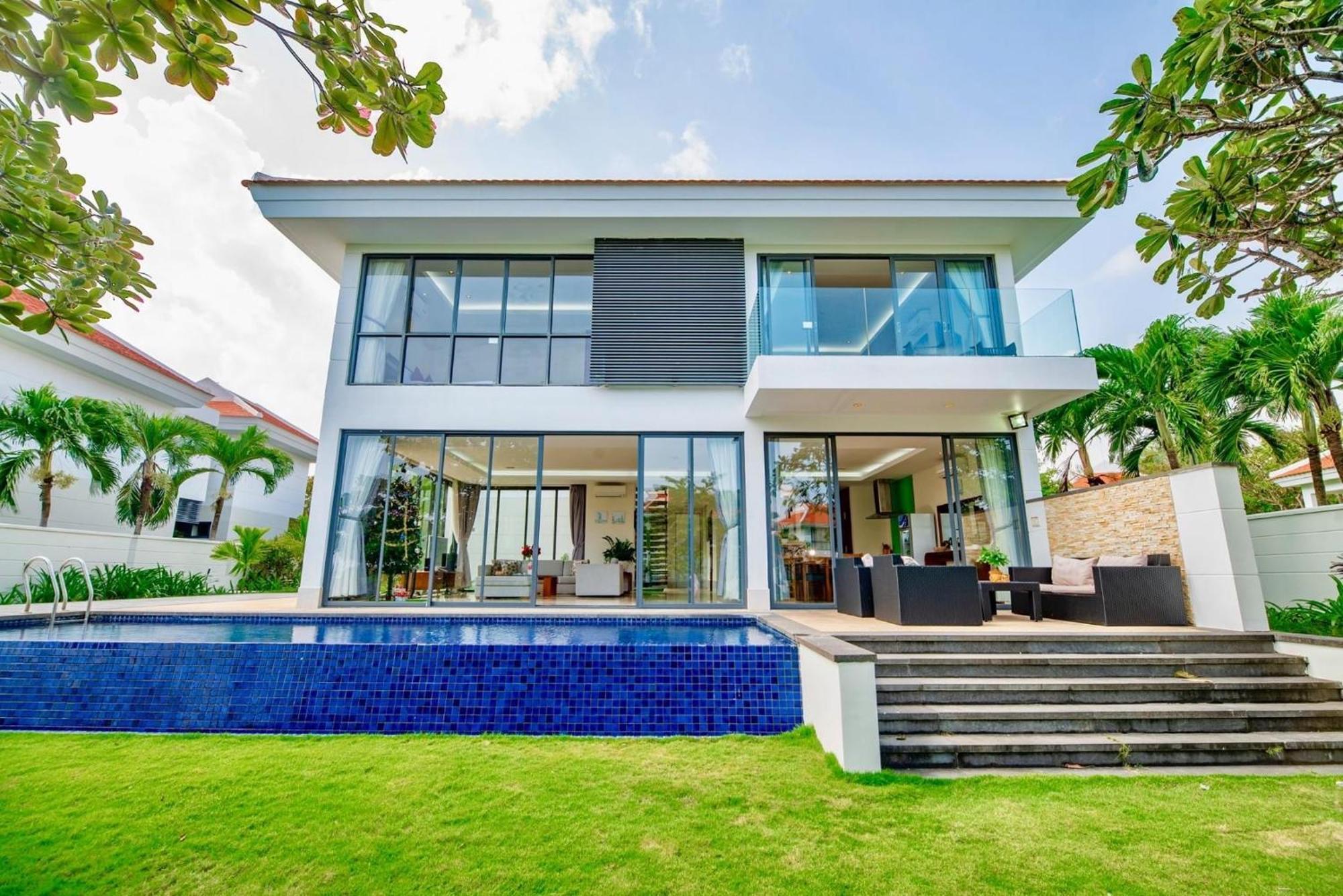 Luxury Pool Villa Close To The Private Beach ダナン市 エクステリア 写真