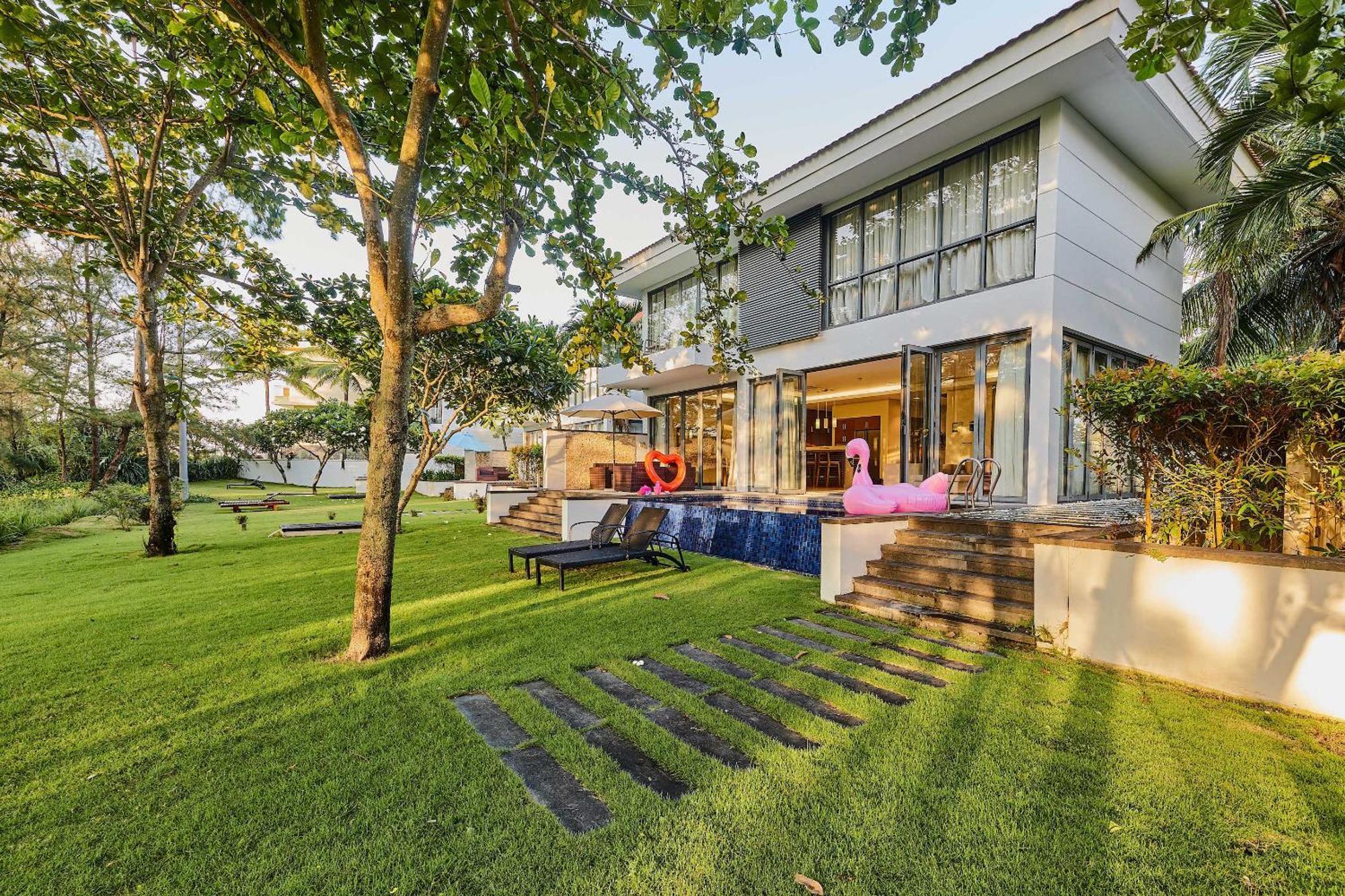 Luxury Pool Villa Close To The Private Beach ダナン市 エクステリア 写真